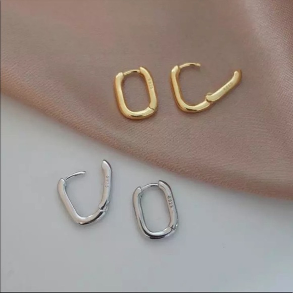 OVAL HOOPS 18K GOLD EARRINGS, NICE EARRINGS, CUTE EARRINGS - Picture 4 of 8